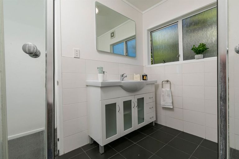 Photo of property in 7 Seabar Place, Glen Eden, Auckland, 0602