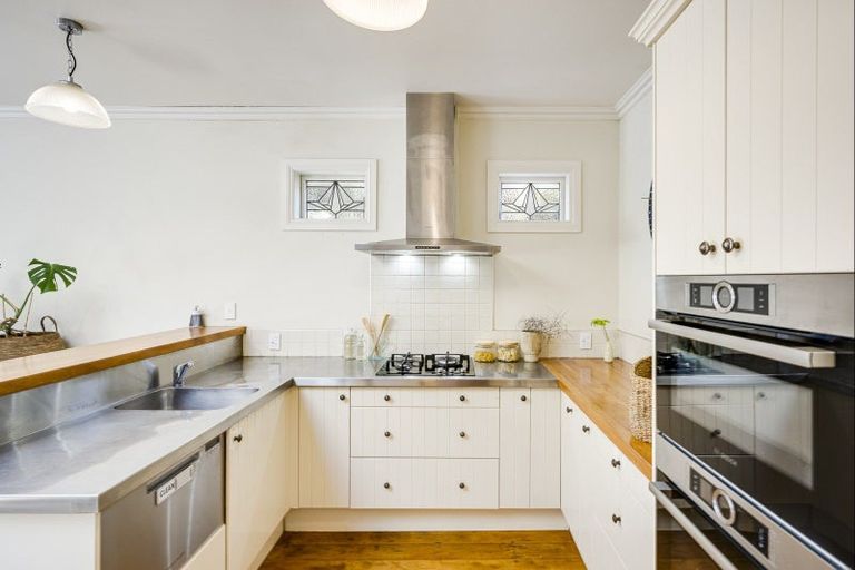 Photo of property in 14 Hall Street, Napier South, Napier, 4110