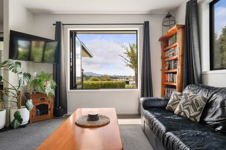 Photo of property in 12 Noble Johnston Drive, Katikati, 3129