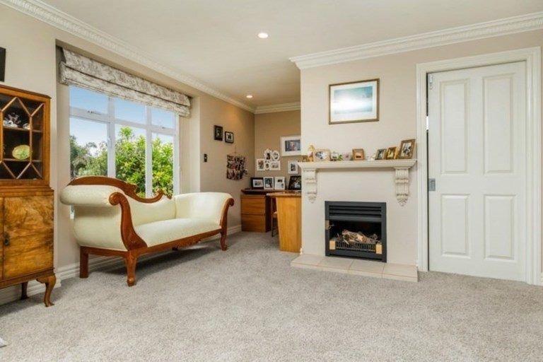 Photo of property in 12 Bushlands Park Drive, Albany, Auckland, 0632