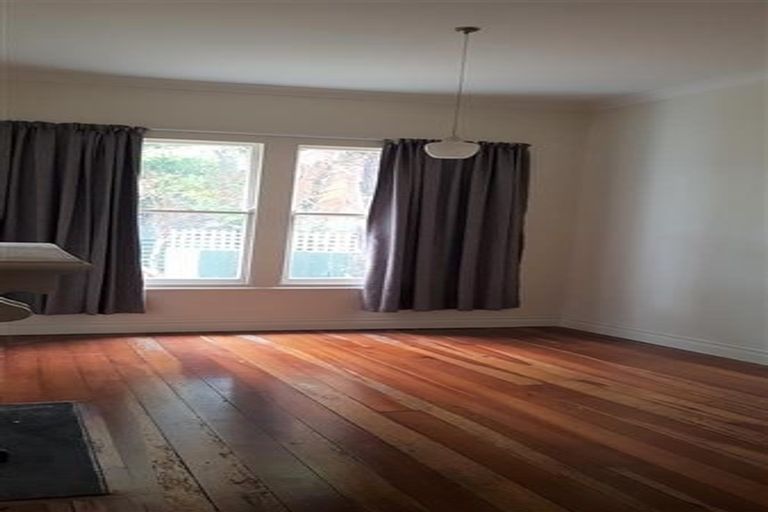 Photo of property in 125 Fitzherbert Avenue, West End, Palmerston North, 4410