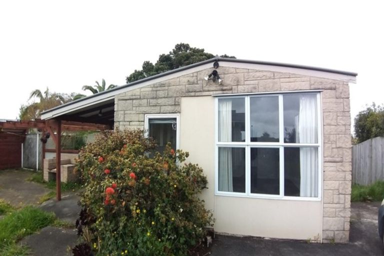 Photo of property in 127 Edgewater Drive, Pakuranga, Auckland, 2010