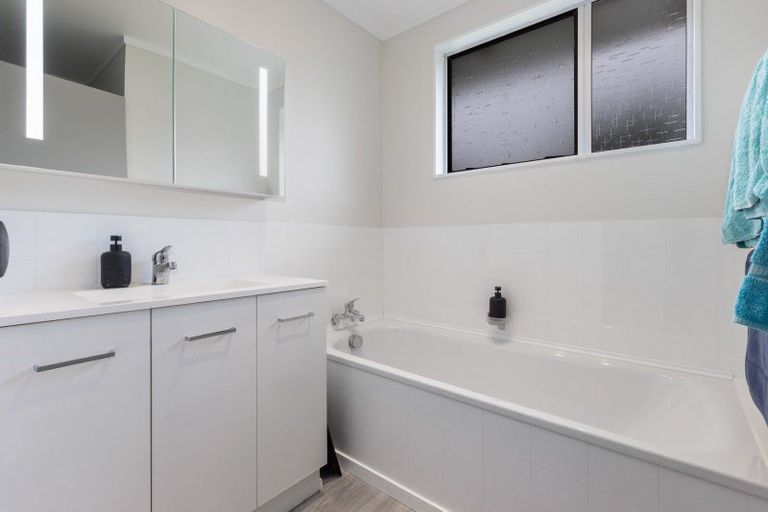 Photo of property in 119 Spinnaker Drive, Whitby, Porirua, 5024