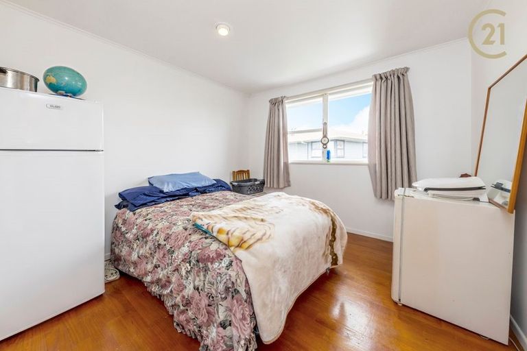 Photo of property in 65 Smiths Avenue, Papakura, 2110