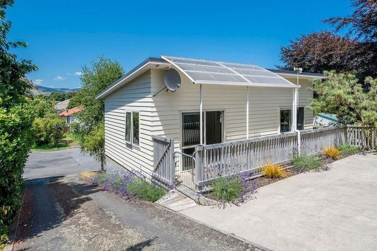 Photo of property in 15 Kowhai Grove, Raumati Beach, Paraparaumu, 5032