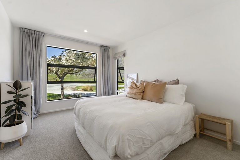 Photo of property in 39 Springbank Grove, Lower Shotover, Queenstown, 9371