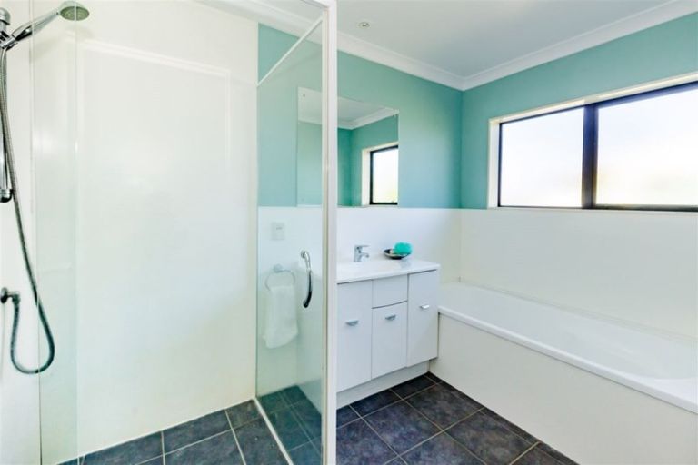 Photo of property in 3 Central Park, Paraparaumu Beach, Paraparaumu, 5032