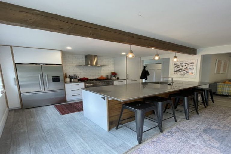 Photo of property in 96 Maupuia Road, Maupuia, Wellington, 6022