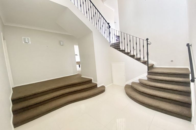 Photo of property in 17 Quedley Court, Eastern Beach, Auckland, 2012