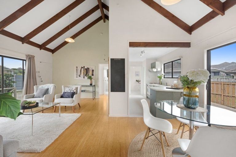 Photo of property in 8 Fortunes Road, Half Moon Bay, Auckland, 2012