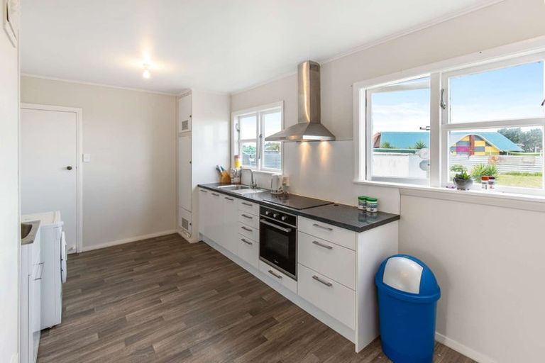 Photo of property in 26-28 Matipo Street, Castlecliff, Whanganui, 4501