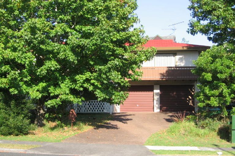 Photo of property in 115 Stapleford Crescent, Browns Bay, Auckland, 0630