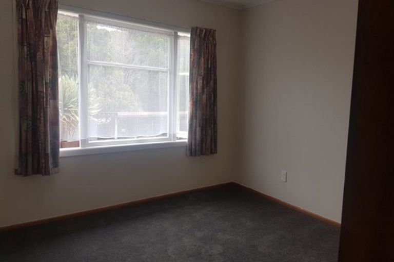 Photo of property in 14 Bedford Street, Te Atatu South, Auckland, 0610