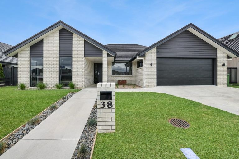 Photo of property in 38 Terry Came Drive, Cambridge, 3434