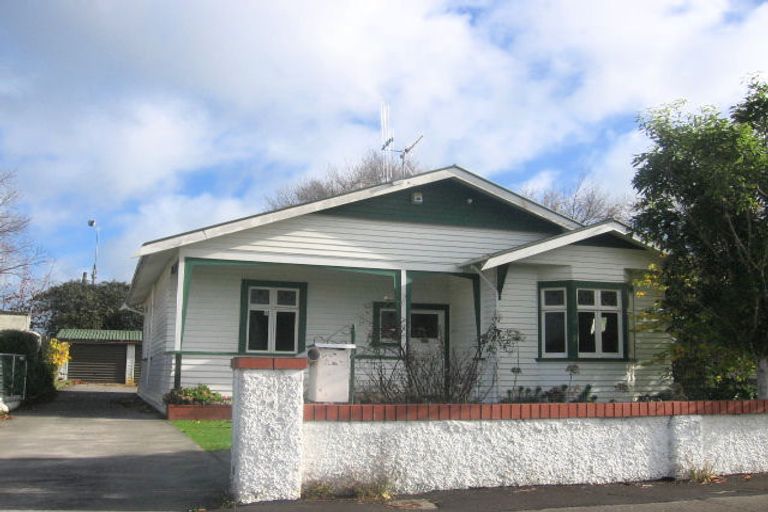 Photo of property in 32 Shamrock Street, Takaro, Palmerston North, 4412