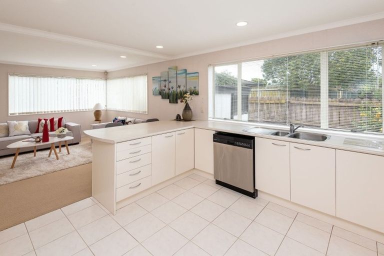 Photo of property in 2/16c Edendale Road, Somerville, Auckland, 2014