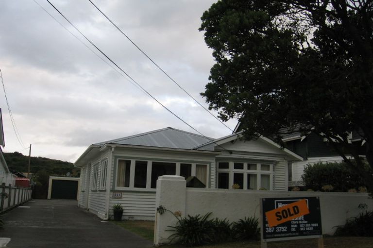 Photo of property in 21 Mantell Street, Seatoun, Wellington, 6022