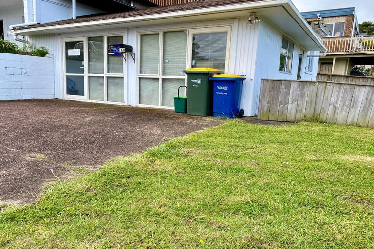 Photo of property in 451 Glenfield Road, Glenfield, Auckland, 0629