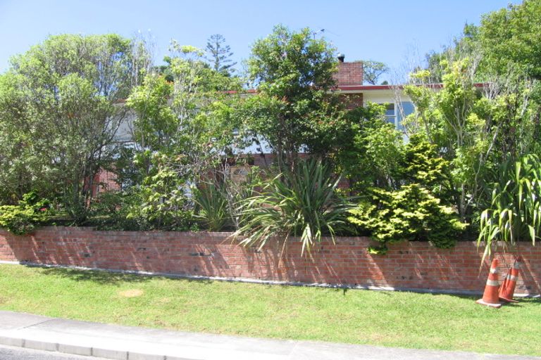 Photo of property in 8 Pemberton Avenue, Bayview, Auckland, 0629
