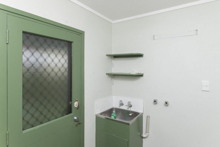 Photo of property in 65 Esplanade, Kaiti, Gisborne, 4010