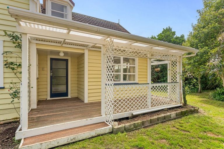 Photo of property in 44 Atkins Road, Otaki, 5583
