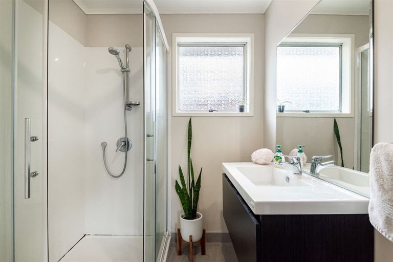 Photo of property in 1/301 Sunset Road, Sunnynook, Auckland, 0632