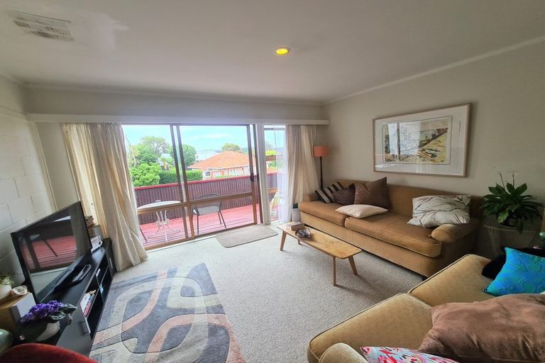 Photo of property in 2/1 Bishopgate Street, Birkdale, Auckland, 0626