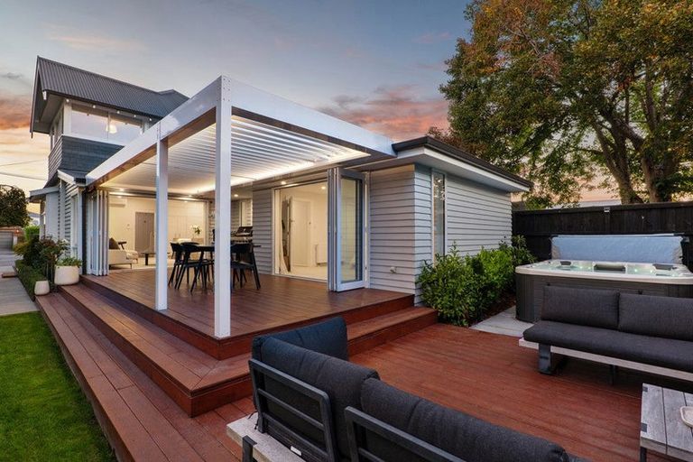 Photo of property in 49 Paparoa Street, Papanui, Christchurch, 8053