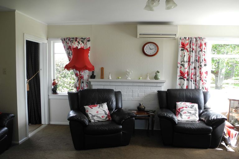 Photo of property in 17 Rugby Street, Waimate, 7924