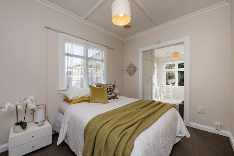 Photo of property in 6 Friend Street, Karori, Wellington, 6012