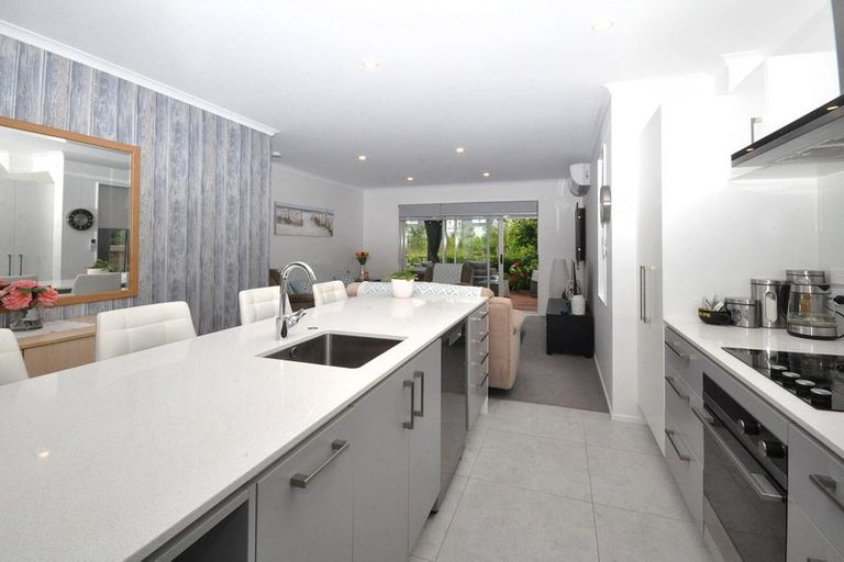 Photo of property in 11 Mahinga Lane, Massey, Auckland, 0614