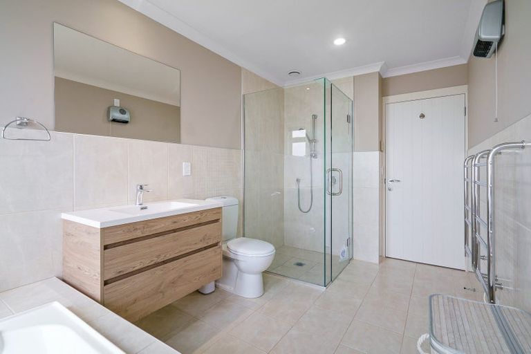 Photo of property in 7 Norfolk Drive, Cambridge, 3434