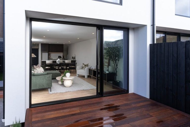 Photo of property in 3/27 Division Street, Riccarton, Christchurch, 8041