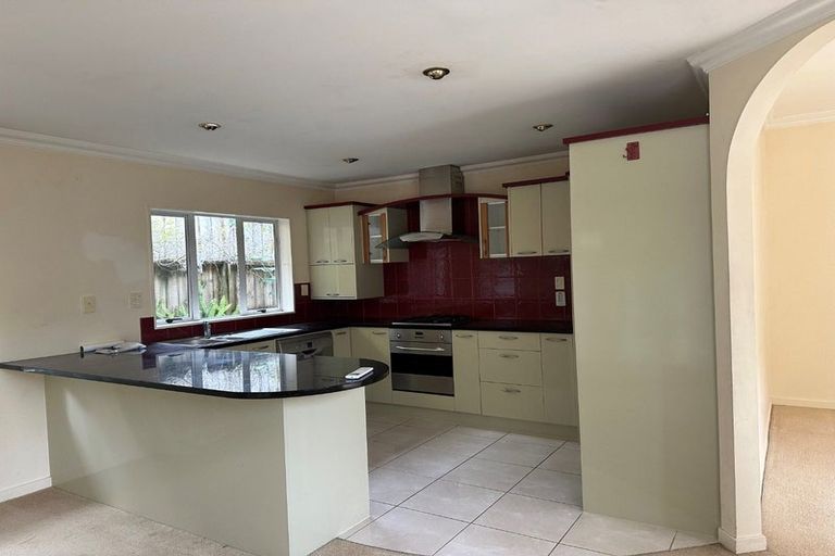 Photo of property in 12 Malin Place, Pinehill, Auckland, 0632