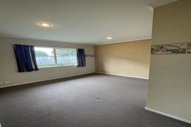 Photo of property in 37 Richfield Crescent, Westgate, Auckland, 0614