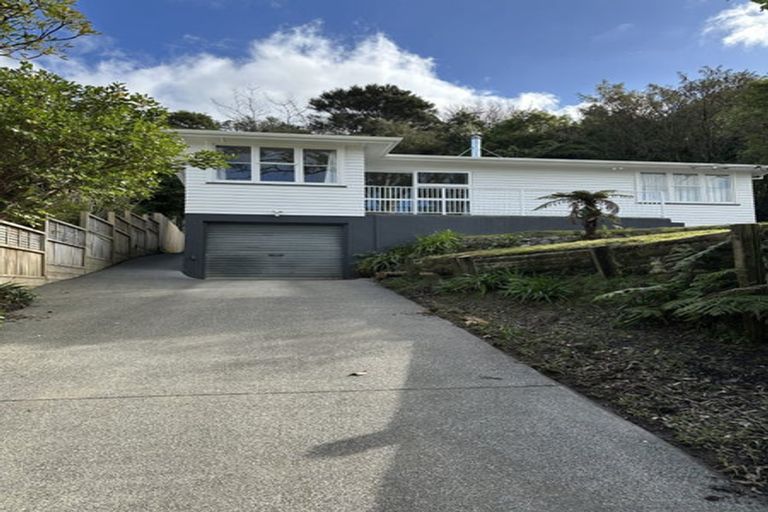 Photo of property in 9 Bird Grove, Stokes Valley, Lower Hutt, 5019