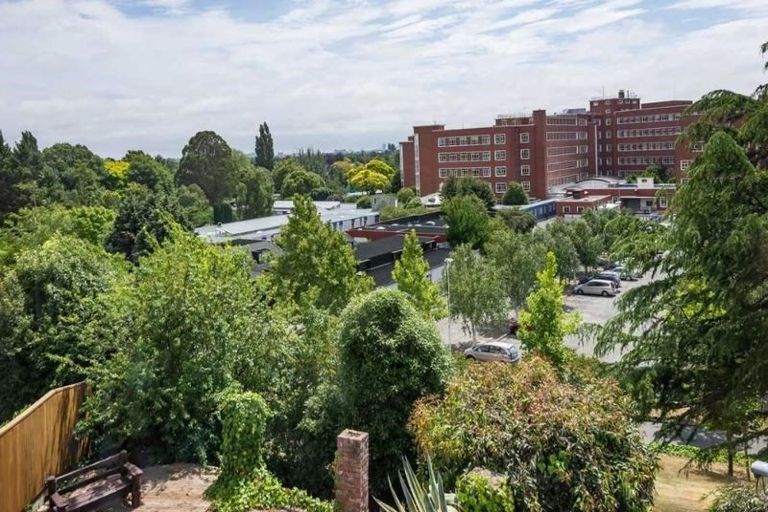 Photo of property in 7 Bengal Drive, Cashmere, Christchurch, 8022