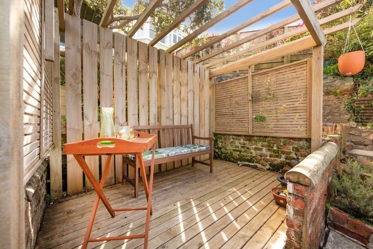 Photo of property in 33 Karepa Street, Brooklyn, Wellington, 6021