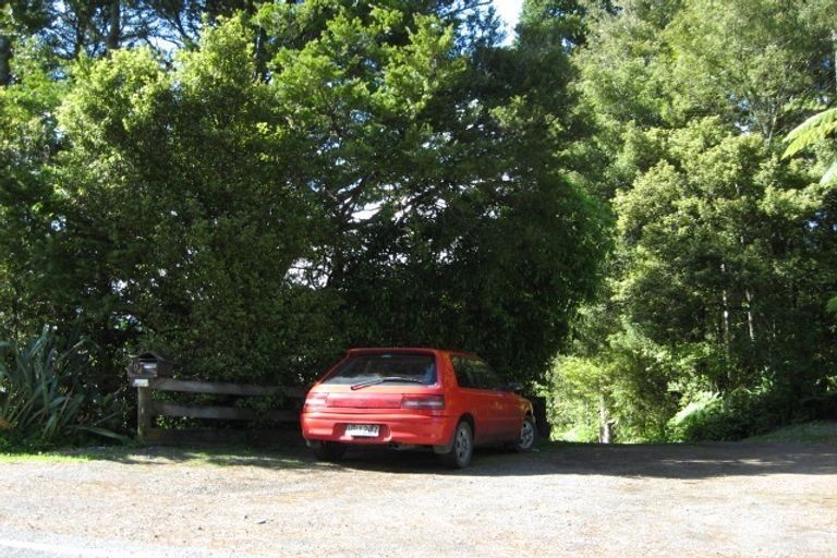 Photo of property in 204 Forest Hill Road, Waiatarua, Auckland, 0612