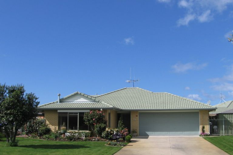 Photo of property in 37 Lavender Place, Papamoa Beach, Papamoa, 3118