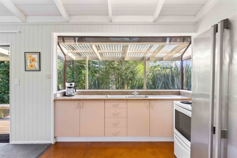 Photo of property in 112 Mckellar Place, Whangamata, 3620