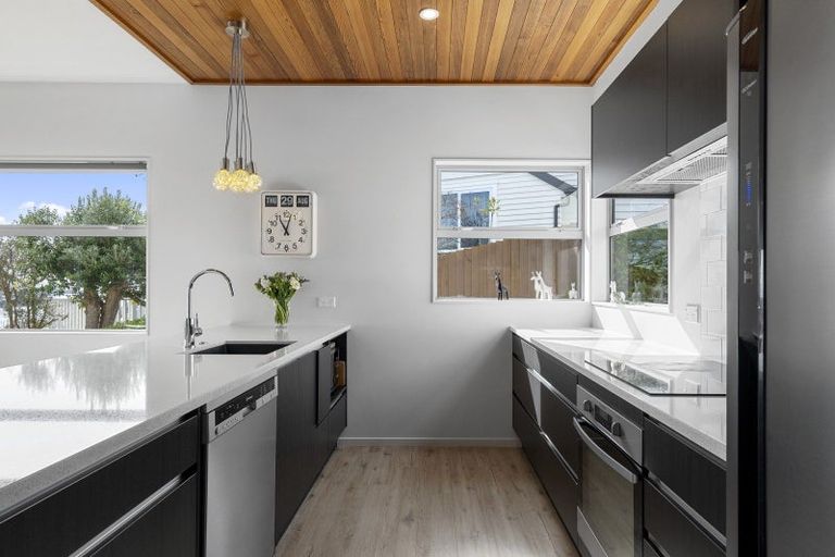 Photo of property in 12 Marama Crescent, Mount Pleasant, Christchurch, 8081