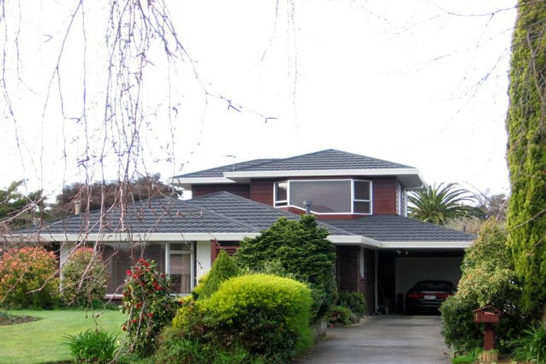 Photo of property in 1 Aintree Crescent, Awapuni, Palmerston North, 4412