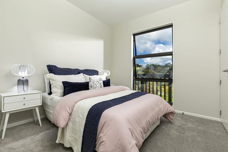 Photo of property in 36 Taiororua Avenue, Massey, Auckland, 0614