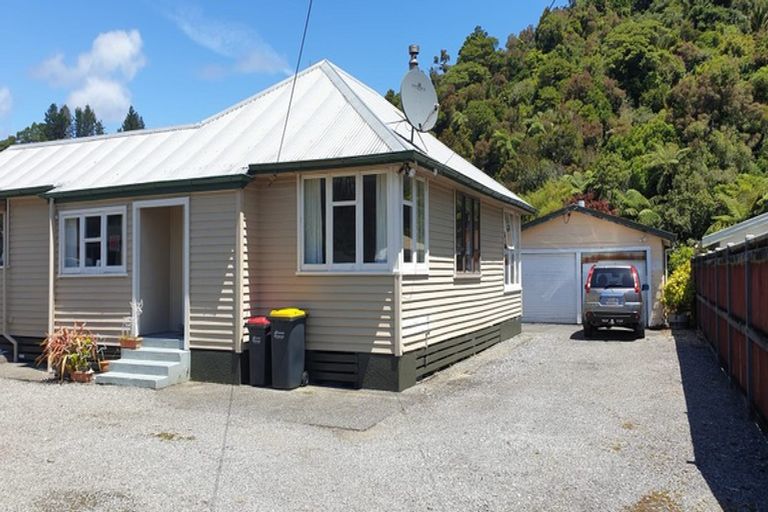 Photo of property in 98 Marlborough Street, Greymouth, 7805