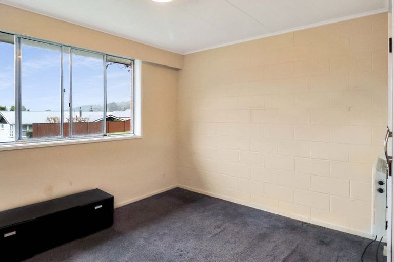 Photo of property in 113-115 Horoeka Street, Stokes Valley, Lower Hutt, 5019