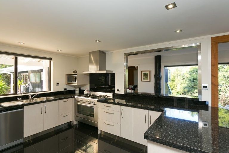 Photo of property in 113 Veale Road, Ridgewood, New Plymouth, 4371