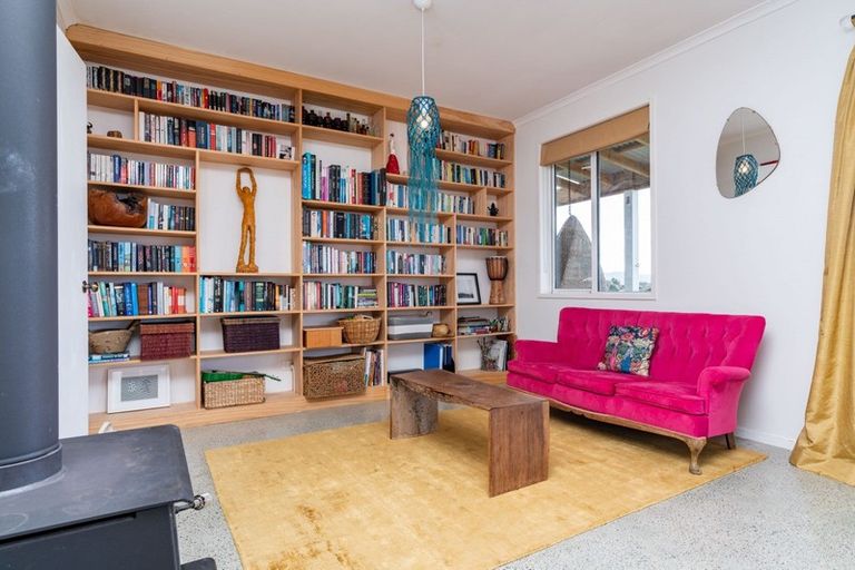 Photo of property in 8 Daphne Place, Mangawhai, 0505