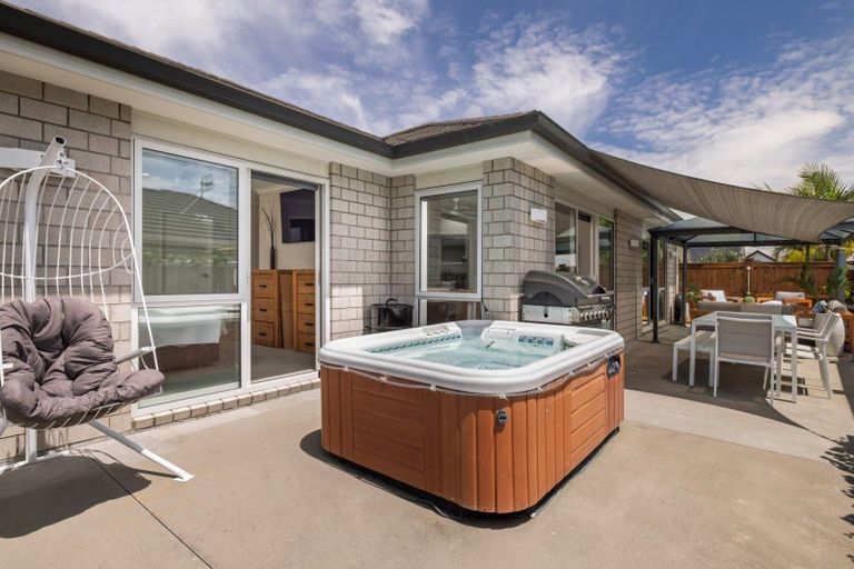 Photo of property in 112 Palm Springs Boulevard, Papamoa Beach, Papamoa, 3118