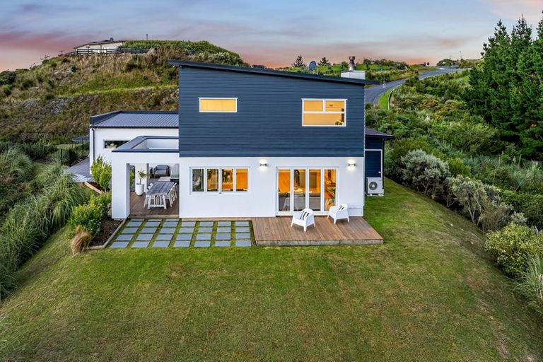 Photo of property in 32 Pacific View, Whitby, Porirua, 5024